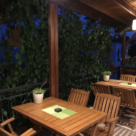 Gulser Konuk Evi Siğacık