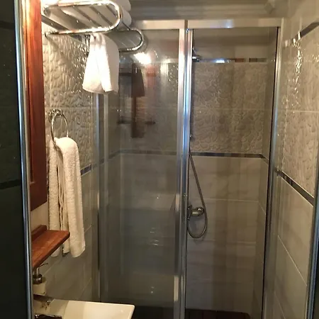 Gulser Konuk Evi Pensión