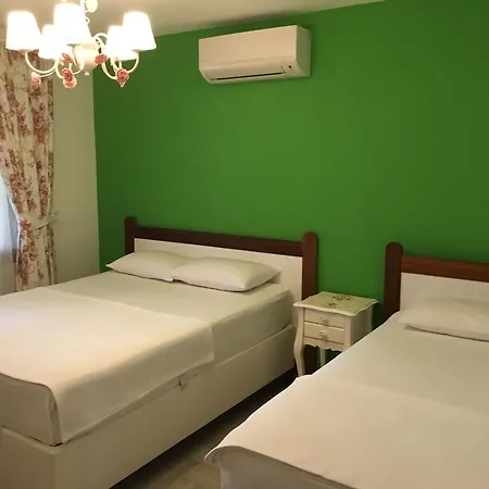 Pensión Gulser Konuk Evi Siğacık