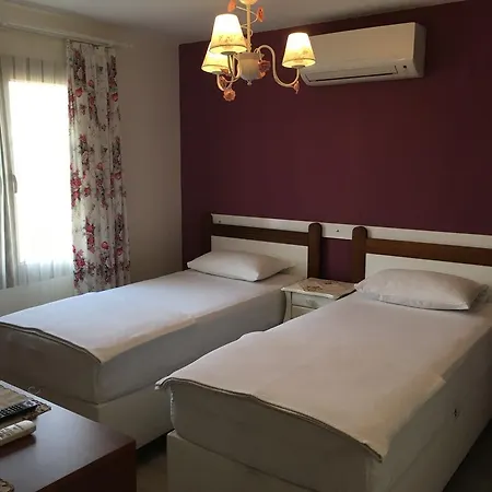 Gulser Konuk Evi * Siğacık
