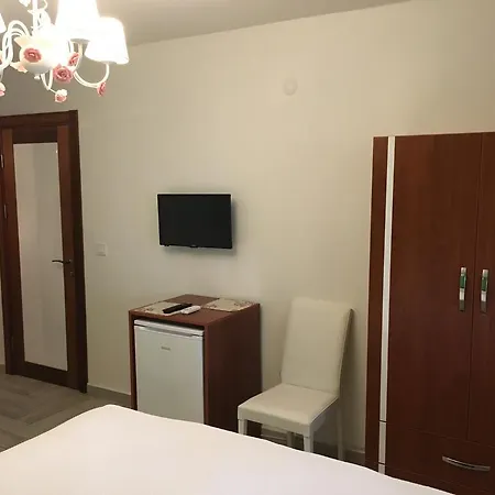 Gulser Konuk Evi Siğacık